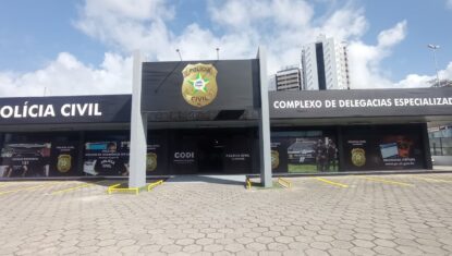 Empresária que fugiu do país com medo de morrer presta depoimento e polícia investiga agressões; ex-marido é suspeito