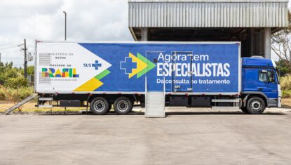 Carreta da Saúde faz exames contra câncer de mama e colo do útero em Arapiraca