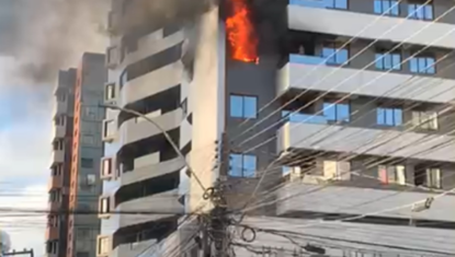 Incêndio atinge três cômodos de apartamento na Ponta Verde