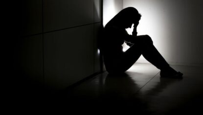 Mulher denuncia estupro coletivo em casa abandonada em Penedo