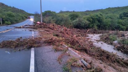 VÍDEO: chuvas causam destruição em Piranhas e Delmiro Gouveia