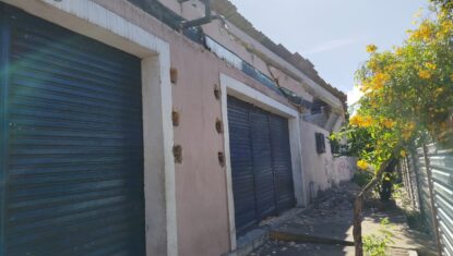 Parte de teto do Mercado de Jaraguá desaba durante obra em Maceió; VÍDEO