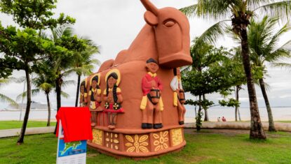 Escultura 'O Boi' é reinaugurada após sofrer vandalismo e ficar parcialmente destruída em Maceió