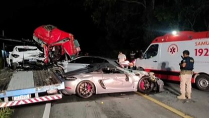Colisão entre dois caminhões deixa morto e feridos em AL; um dos veículos transportava carros de luxo