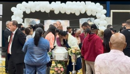 Corpos de irmãos mortos atropelados em Diadema são enterrados em Taquarana