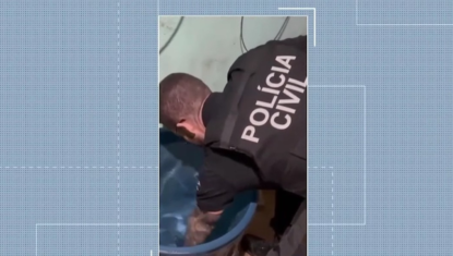 VÍDEO: jovem é preso após jogar celular em balde com mais de 200 arquivos de abuso sexual infantil