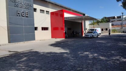 Homem é preso suspeito de esfaquear ex-companheira e agredir e ameaçar policiais em Paripueira