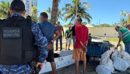 Dois homens são presos suspeitos de recepetação de cabos de energia na orla de Jaraguá