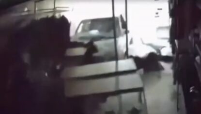 VÍDEO: carro invade loja de roupas em galeria na Mangabeiras