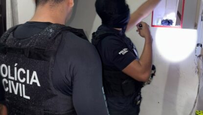 Polícia prende suspeito de tráfico e apreende drogas durante operação em três bairros de Maceió