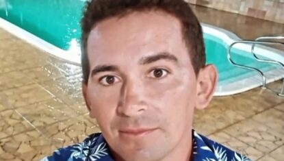 Homem morre atropelado por motoniveladora ao levar almoço para colega de trabalho em Feira Grande