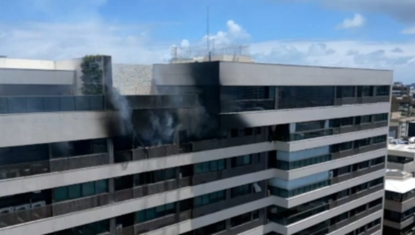 Incêndio atinge apartamento